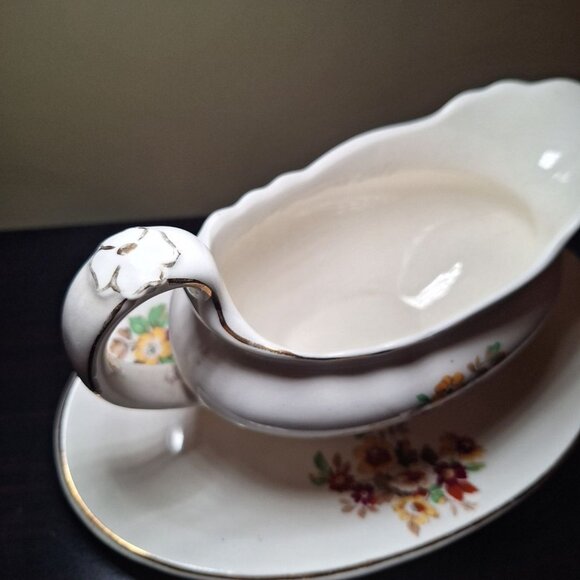 Royal Staffordshire Gravy Boat England Floral Saucer Plate 2 Piece Set Wilkinson - Picture 2 of 8